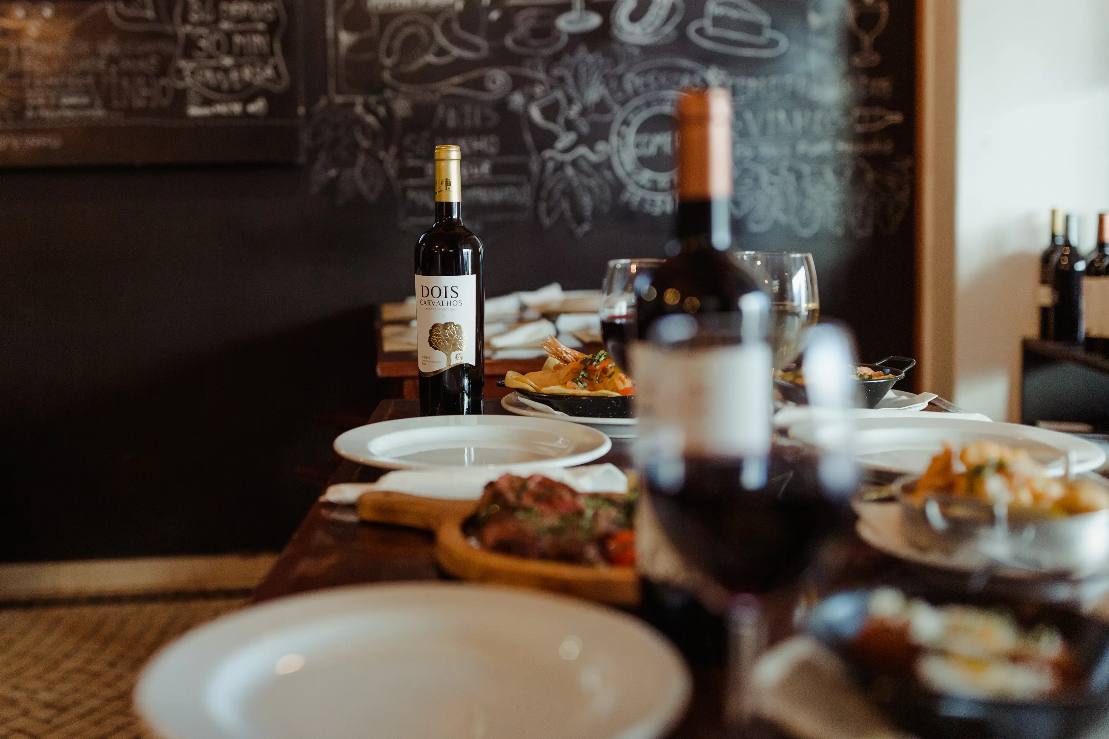 Vinhos e ambiente acolhedor
